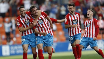 El Lugo celebra el gol de Manu Barreiro. 
 
 