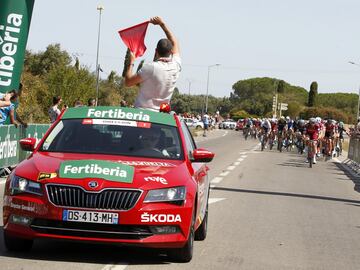 Javier Guillén dando la salida. 