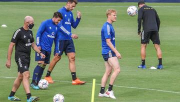 Jonsson, durante un entrenamiento del C&aacute;diz.