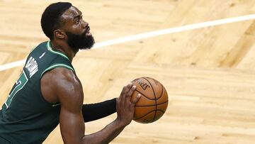 Muerte en vida para los Celtics: Jaylen Brown, baja indefinida