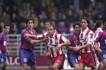 El delantero fichó por el Atleti en Segunda para intentar devolver al club a su sitio en Primera división. No consiguió su objetivo y Salva se marchó al Valencia. Años más tarde regresaría al Atlético pero ya no llevaría el dorsal 9.