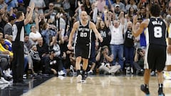 Manu Gin&oacute;bili, durante un partido con los San Antonio Spurs.