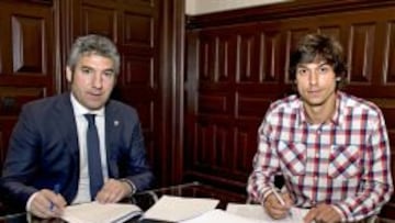 Iturraspe, en la firma con el presidente Urrutia