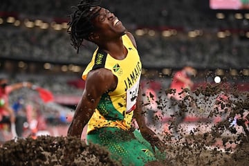 El atleta jamaicano Tajay Gayle durante la clasificación de salto de longitud.