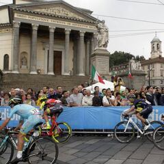 Nibali lució una bicicleta rosa para celebrar su Giro de Italia