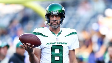 EAST RUTHERFORD, NEW JERSEY - AUGUST 26: Aaron Rodgers #8 of the New York Jets warms up prior to the game against the New York Giants at MetLife Stadium on August 26, 2023 in East Rutherford, New Jersey.   Mike Stobe/Getty Images/AFP (Photo by Mike Stobe / GETTY IMAGES NORTH AMERICA / Getty Images via AFP)