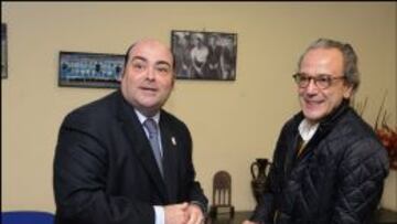 FELICES. El alcalde Agust&iacute;n Iglesias y el presidente Fidalgo trabajaron para este fin.