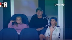 No hay palabras que lo expliquen: esto pasó entre el público y Kroos al enfocarle el videomarcador