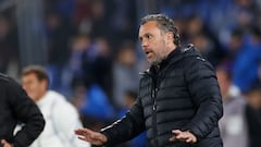 GETAFE (MADRID), 06/11/2023.- El entrenador del Cádiz, Sergio González, durante el partido de la jornada 12 de Liga de Primera División que Getafe CF y Cádiz CF diputan este lunes en el Coliseum de Getafe. EFE/Javier Lizón
