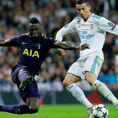 Dávinson ante otro delantero top en Champions League