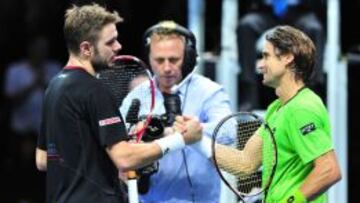 Stanislas Wawrinka y David Ferrer se saludan al final del partido.