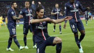 Cavani mantiene líder al PSG