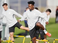 El Granada trata de superar obstáculos.