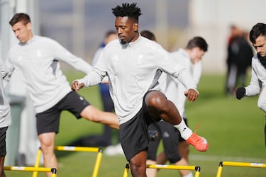 Pacheta: “No es nada fácil mejorar en el mercado de invierno a los once que están jugando”