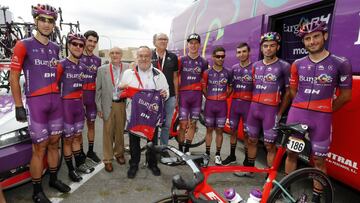 13/09/19     VUELTA CICLISTA A ESPA&Atilde;A 2019   ETAPA 19  AVILA  -  TOLEDO     ALFREDO RELA&Atilde;O PRESIDENTE DE HONOR DEL DIARIO AS HOMENAJE  EQUIPO CICLISTA BURGOS   JULIO JIMENEZ CICLISMO VUELTA ESPA&Atilde;A 2019