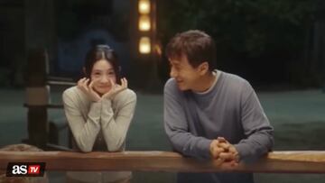 A recent video went viral of Jackie Chan crying with his daughter while looking back at his old films, but it isn’t actually his real daughter in the video.