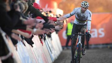 Van der Poel, insaciable, acaba el año con otro triunfo