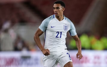 Todavía no ha hecho su debut con la selección mayor de Inglaterra, pero se volvió un indiscutible del Liverpool que jugará la final de la UEFA Champions League ante el Real Madrid. Podría ser clave en la zaga de los ingleses.