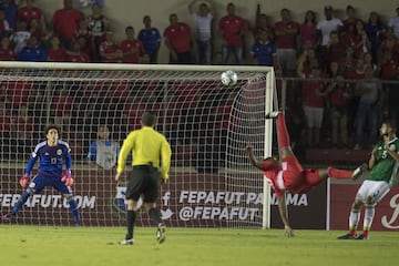 Un partido muy trabado se vivió en el Rommel Fernández en donde la selección mexicana y la canalera no lograron pasar del empate sin goles.