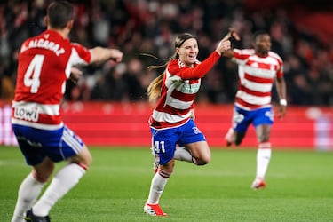 Aprobados y suspensos del Granada: Izan González se suelta el pelo