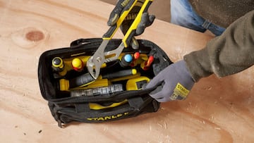 Bolsa de herramientas cerrada Stanley 1-93-330 en Amazon