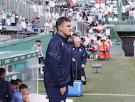 Jon Ansotegi, entrenador de la Real Sociedad B, en l aprevia del Córdoba-Real B.
