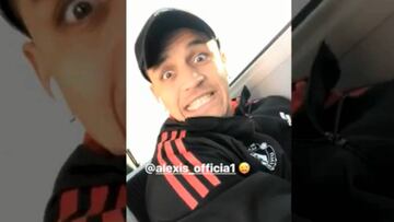 Lukaku agarró distraído a Alexis Sánchez y así reaccionó