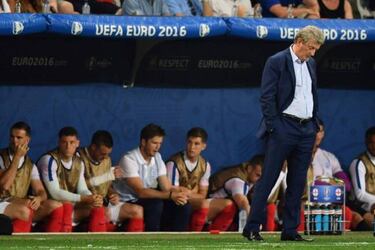 Rooney critical of Hodgson over England Euro 2016 woe