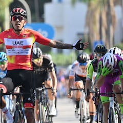 Molano repite al esprint en Sicilia antes del inicio de la montaña