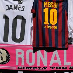 El Real Madrid vende 370.000 camisetas más que el Barcelona