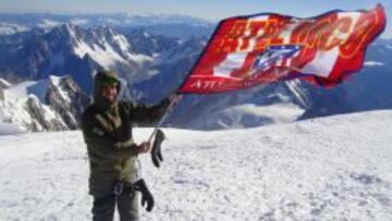 La peña del ‘Atleti’, colchoneros hasta las cimas del mundo