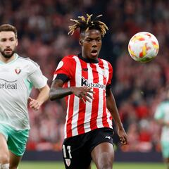 Nico Williams cierra sus redes sociales tras una avalancha de insultos