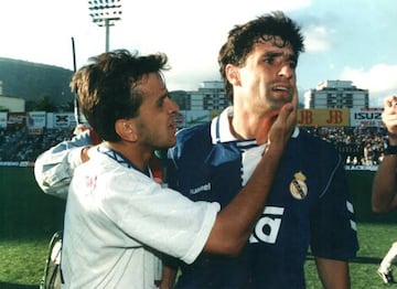 Míchel (right) was in the Real Madrid team that lost out on two LaLiga titles atfer final-day defeats to Jorge Valdano's Tenerife in the early 1990s.