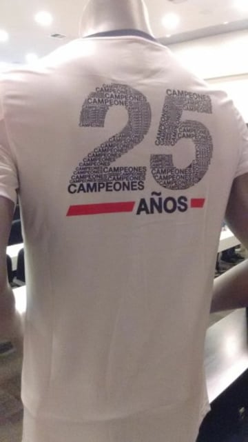 Colo Colo lanza camiseta conmemorativa