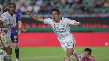 Ricardo Monreal celebrates his goal 1-1 of Necaxa during the 17th round match between Mazatlan FC and Necaxa as part of the Liga BBVA MX, Torneo Apertura 2025 at El Encanto Stadium, on November 07, 2025 in Mazatlan, Sinaloa Mexico.