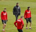 Simeone ensaya con Raúl García pero sin Villa ni Diego Ribas