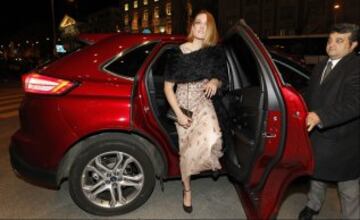 Mireia Belmonte llega en un Ford.