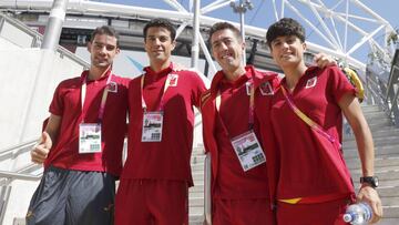 GRA121. LONDRES, 11/08/2017.- Los marchadores españoles, Álvaro Martín, Miguel Ángel López, José Ignacio Díaz y María Pérez (i-d), posan antes de realizar declaraciones a la prensa durante los Campeonatos del Mundo de Atletismo esta mañana en el estadio ollímpico de Londres. EFE/Lavandeira JR