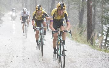 Valverde y Roglic.