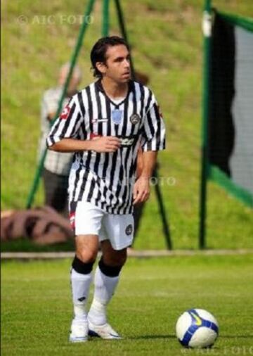 Nicolás Crovetto logró fichar en Udinese tras un buen desempeño en Toulón. Pero nunca jugó.