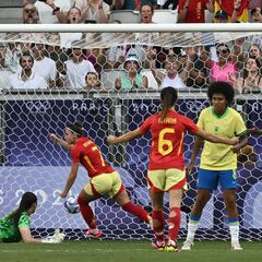 Athenea hace justicia y La Roja pasa como líder