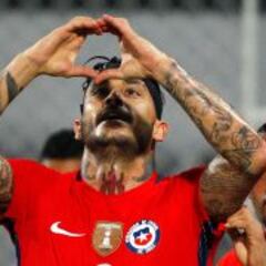 Mauricio Pinilla anota el gol 200 de Chile en Eliminatorias