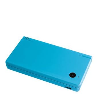 Nintendo DSi se viste de azul y rojo