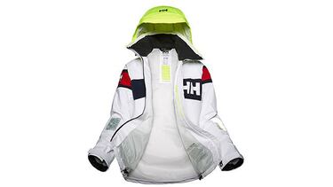 Prepara tu verano en el mar con la ropa de navegación más vendida de Helly Hansen