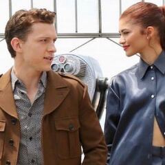 Tom Holland y Zendaya, pillados besándose