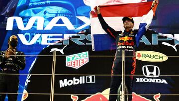 Max Verstappen (Red Bull) en el podio del GP de Abu Dhabi. F1 2021.