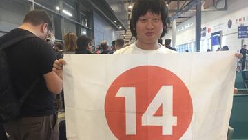 Akito demoró un 24 horas en llegar a Brasil, donde realiza una escala eterna antes de volar mañana a Buenos Aires. Estará 11 horas solo para ir al Monumental,