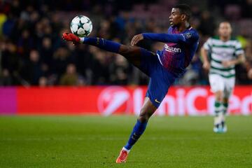 Barcelona&#039;s Portuguese defender Nelson Semedo controls the ball during the UEFA Champions League football match FC Barcelona vs Sporting CP at the Camp Nou stadium in Barcelona on December 5, 2017. / AFP PHOTO / Josep LAGO