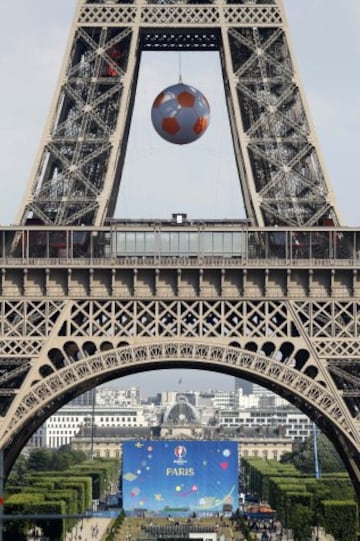 Torre iffel durante la Eurocopa de Francia 2016.