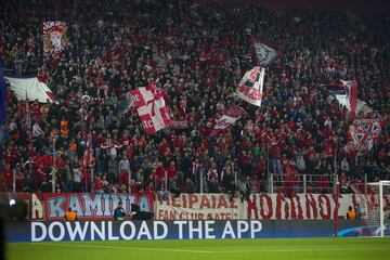 Seguidores del Olympiacos.